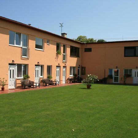 Penzion Atlas Sturovo Exterior photo