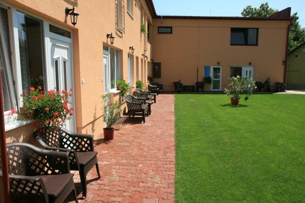 Penzion Atlas Sturovo Exterior photo